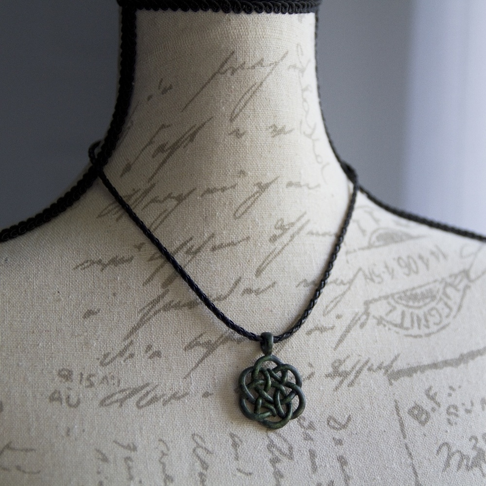 》SOLD《 Celtic knot necklace